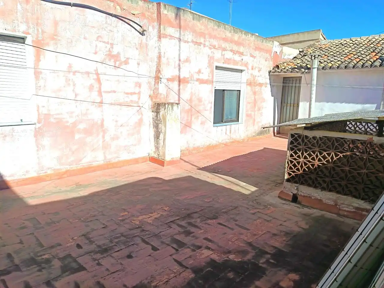 Außenansicht von Haus oder Chalet zum Verkauf in Oliva mit Terrasse und Abstellraum