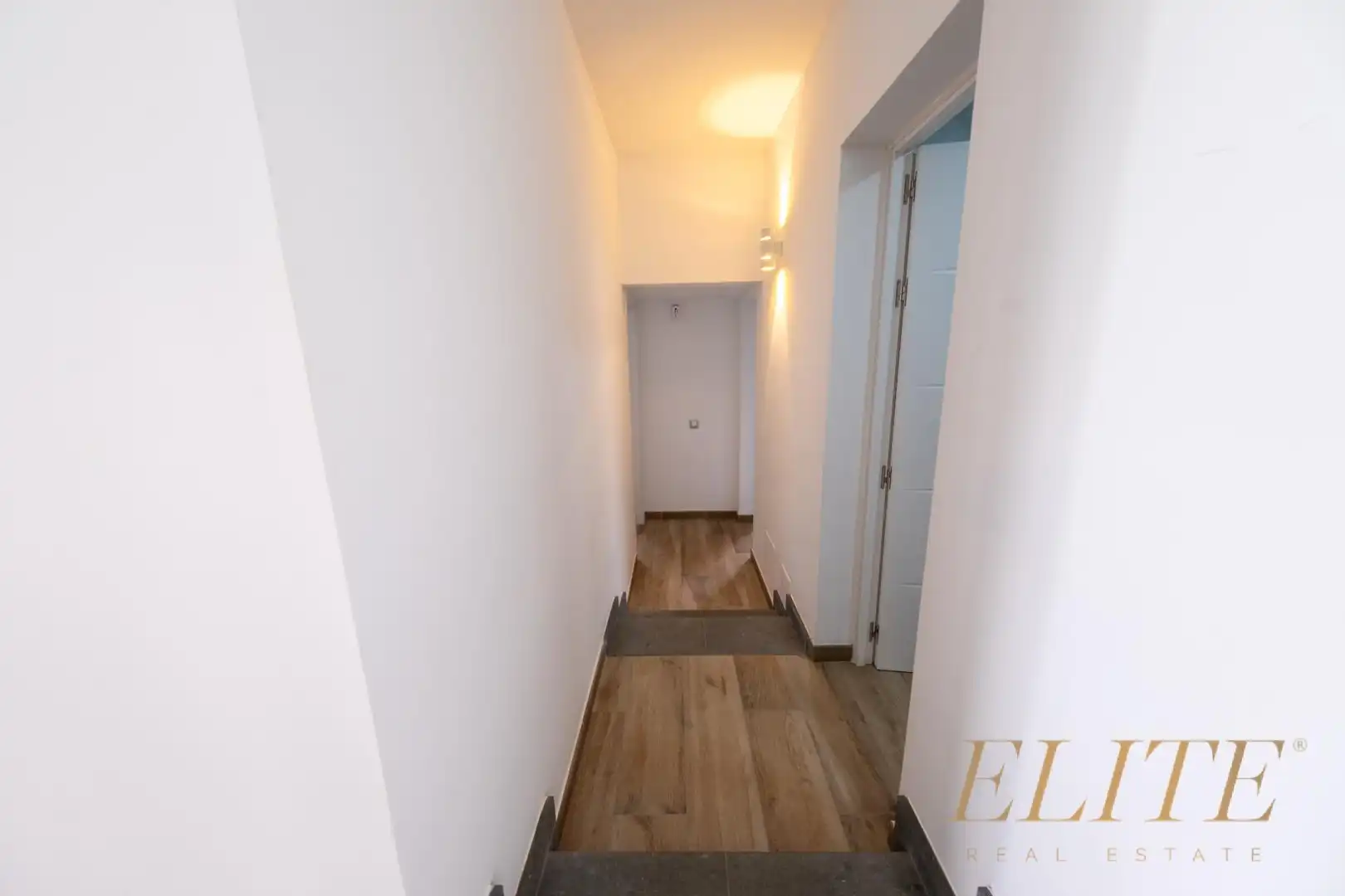 Detached homes for sale in San Bartolomé de Tirajana  with Air Conditioner, Private garden and Parquet flooring