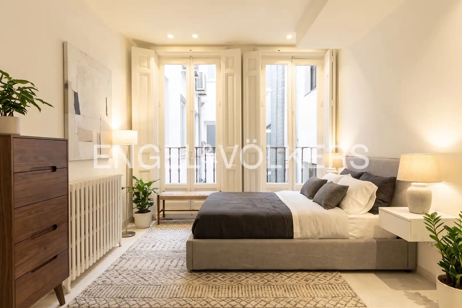 Schlafzimmer von Wohnung zur Miete in Madrid mit Klimaanlage, Heizung und Balkon