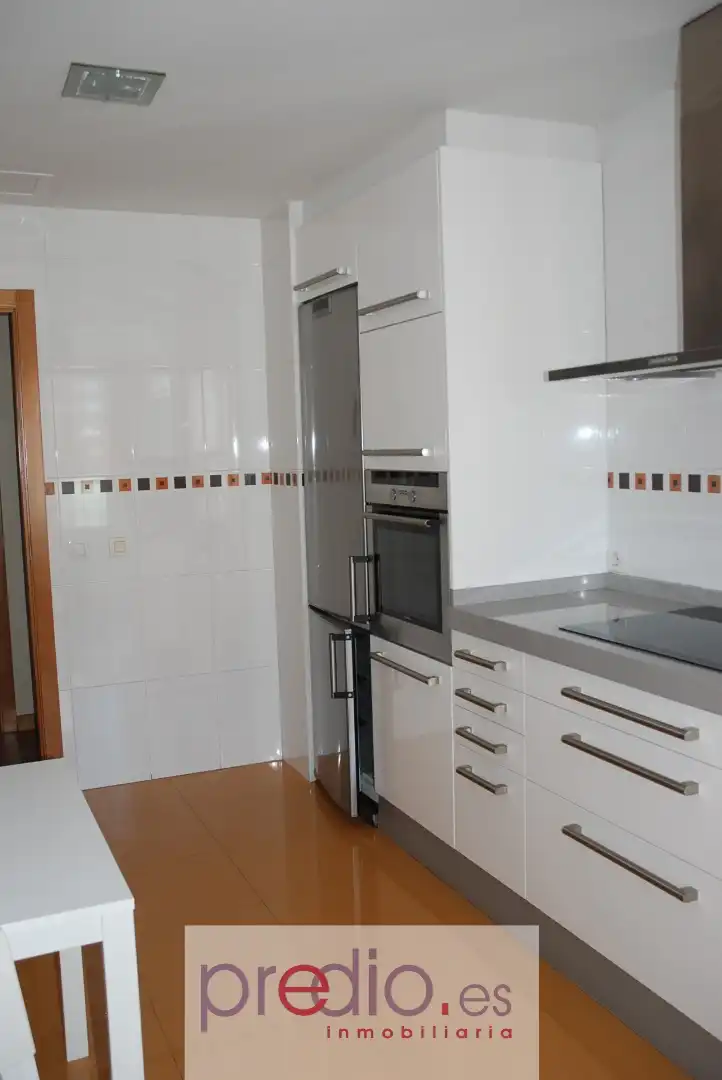 Cuina de Apartament en venda en Lugo amb Calefacció, Parquet i Terrassa