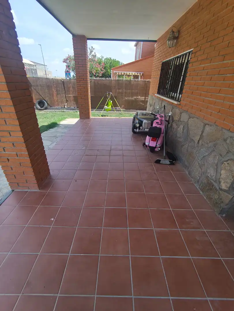 Terrassa de Casa o xalet en venda en Las Ventas de Retamosa amb Aire condicionat, Calefacció i Jardí privat