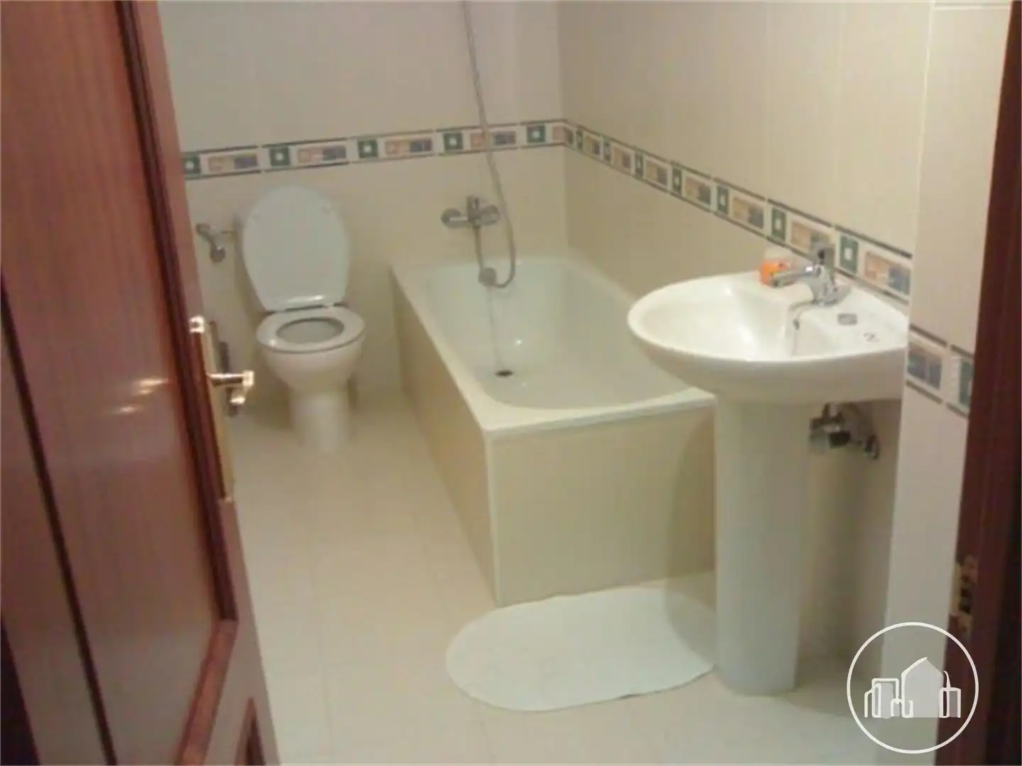 Baño de Piso en venta en Medina de Pomar con Calefacción y Trastero
