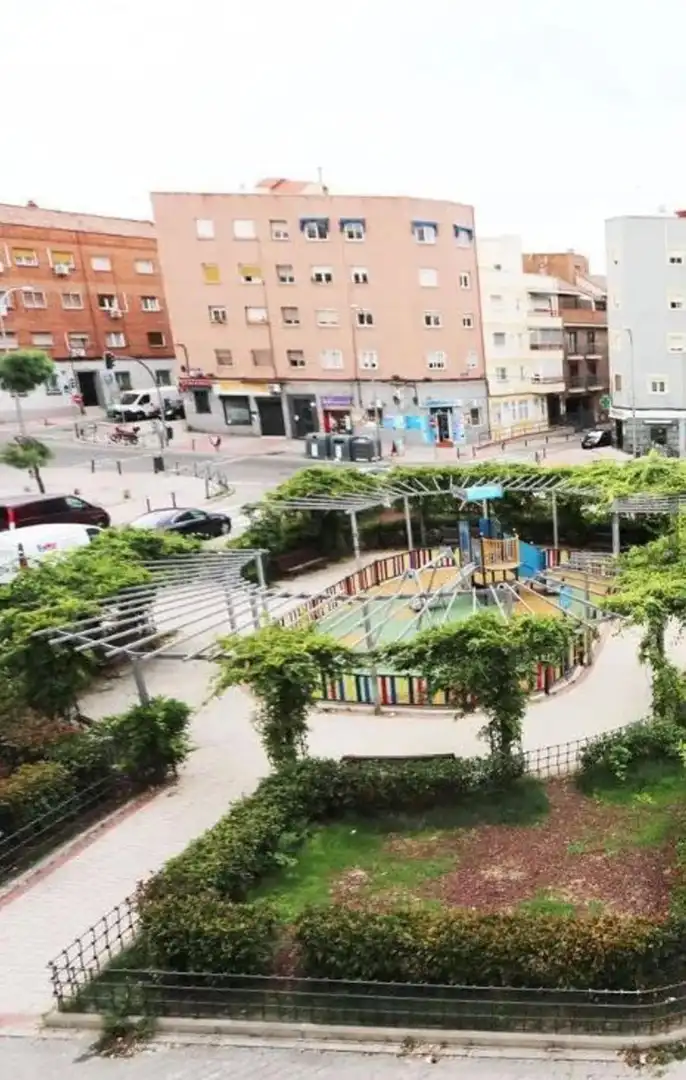 Vista exterior de Piso de alquiler en Madrid con Calefacción y Terraza