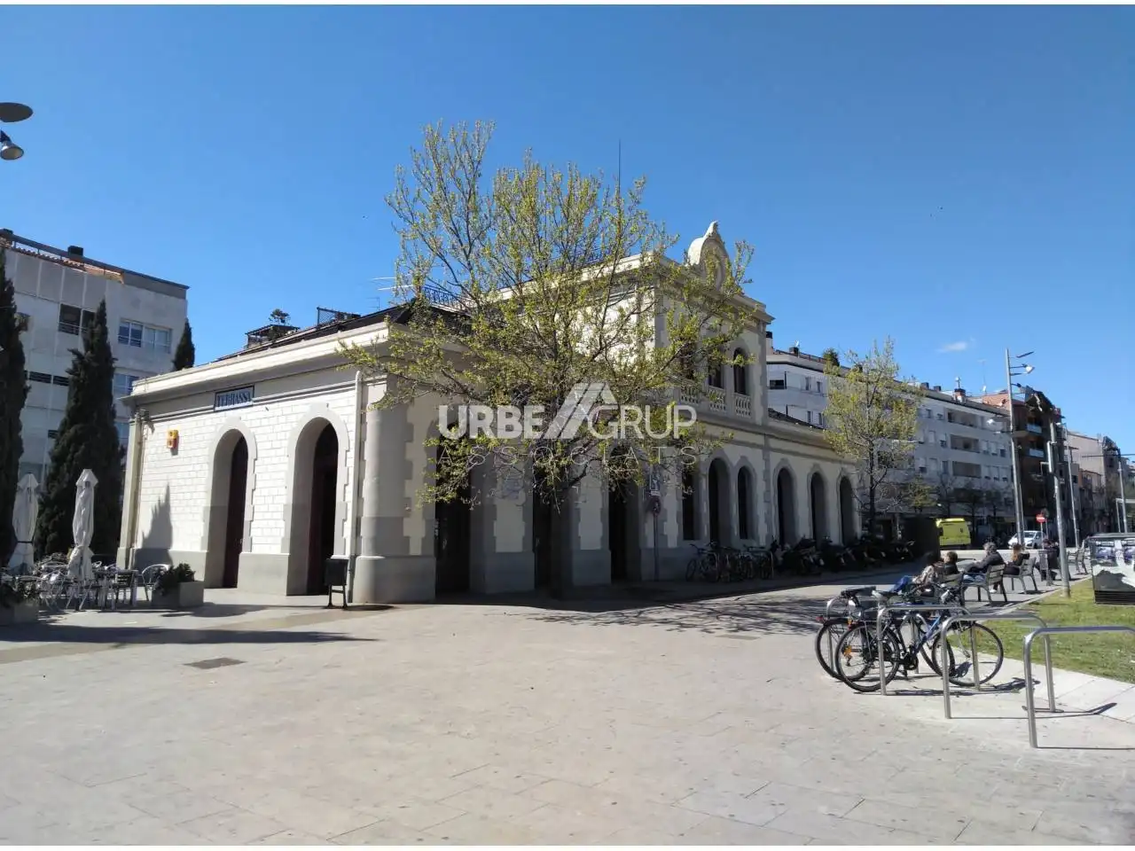 Vista exterior de Pis en venda en Terrassa amb Aire condicionat, Calefacció i Jardí privat