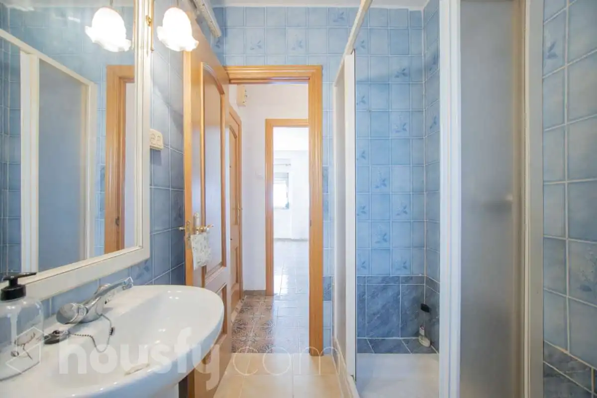 Bathroom of Flat for rent in Benetússer  with Air Conditioner, Furnished and Balcony