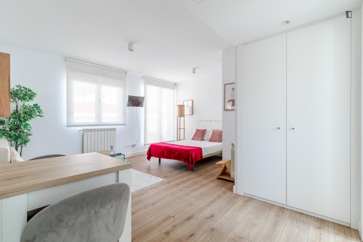 Bedroom of Study to rent in  Madrid Capital  with Air Conditioner, Furnished and Oven