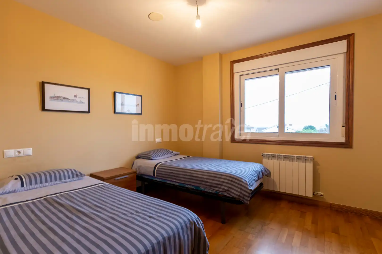 Schlafzimmer von Haus oder Chalet zum Verkauf in Sanxenxo mit Heizung, Privatgarten und Parkett