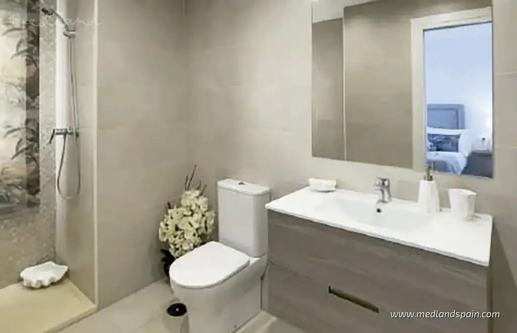 Bany de Apartament en venda en Marbella amb Aire condicionat, Calefacció i Terrassa