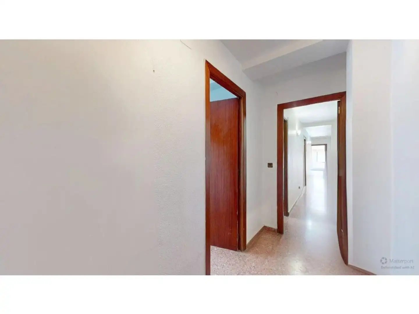 Flat for sale in Valencia  with Air Conditioner