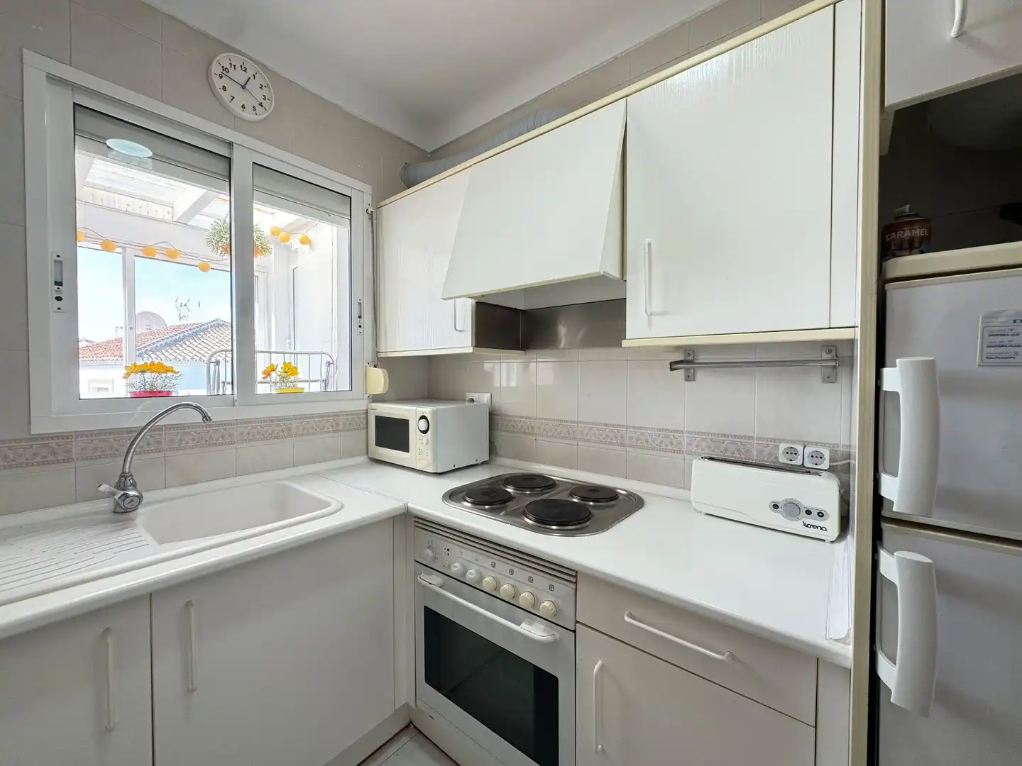 Cuina de Apartament en venda en Torrox amb Terrassa, Moblat i Piscina comunitària