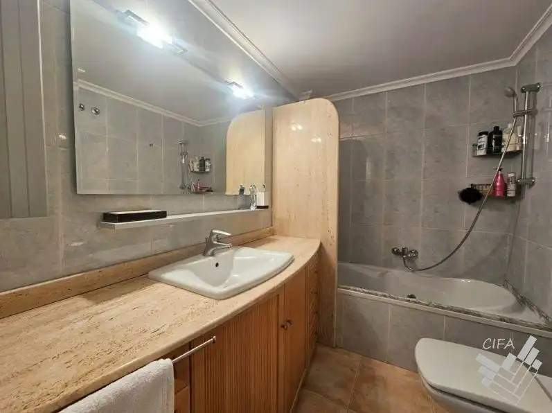 Badezimmer von Wohnung zum Verkauf in Vinaròs mit Heizung, Möbliert und Balkon