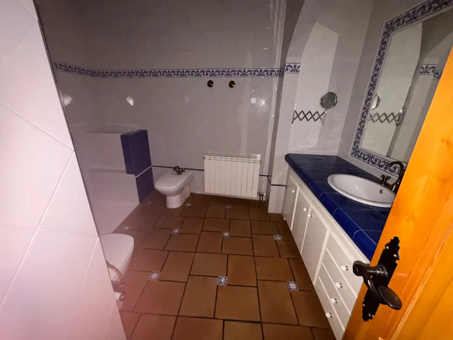Baño de Casa adosada en venta en Sarroca de Lleida con Calefacción, Terraza y Amueblado