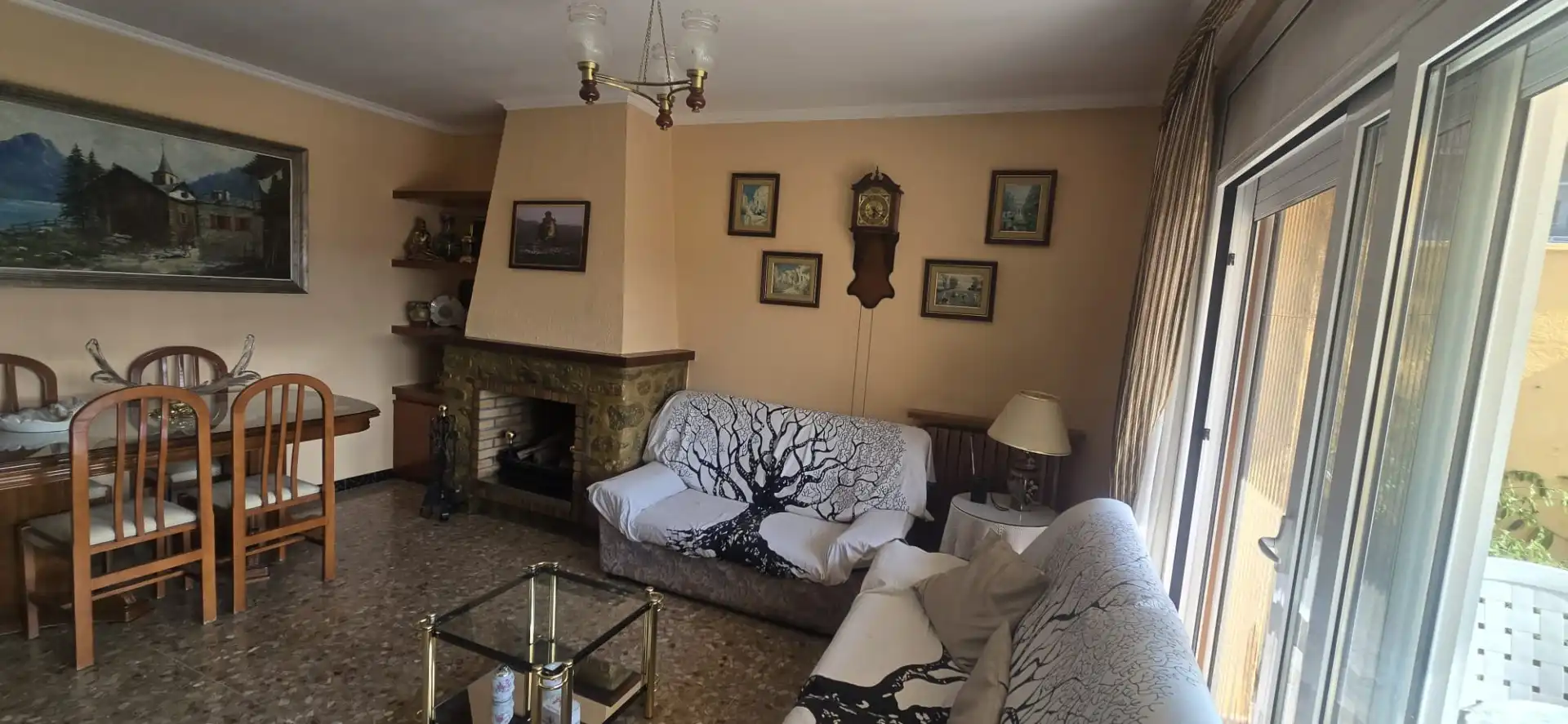 Sala d'estar de Casa adosada en venda en Manlleu amb Calefacció, Jardí privat i Terrassa