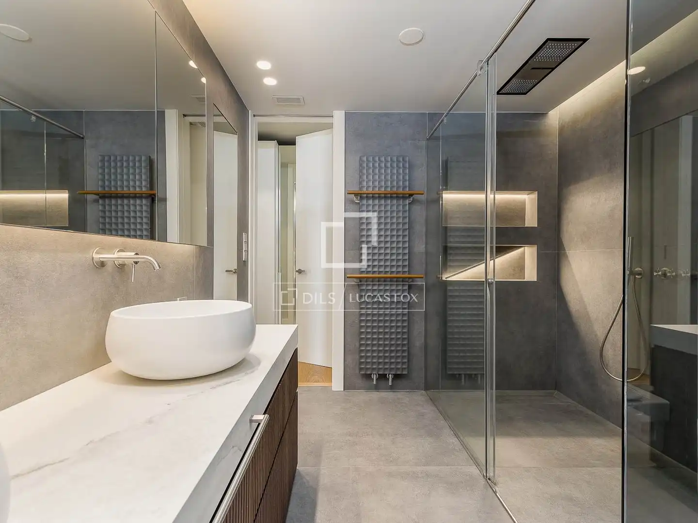 Baño de Ático en venta en Barcelona con Aire acondicionado, Calefacción y Jardín privado
