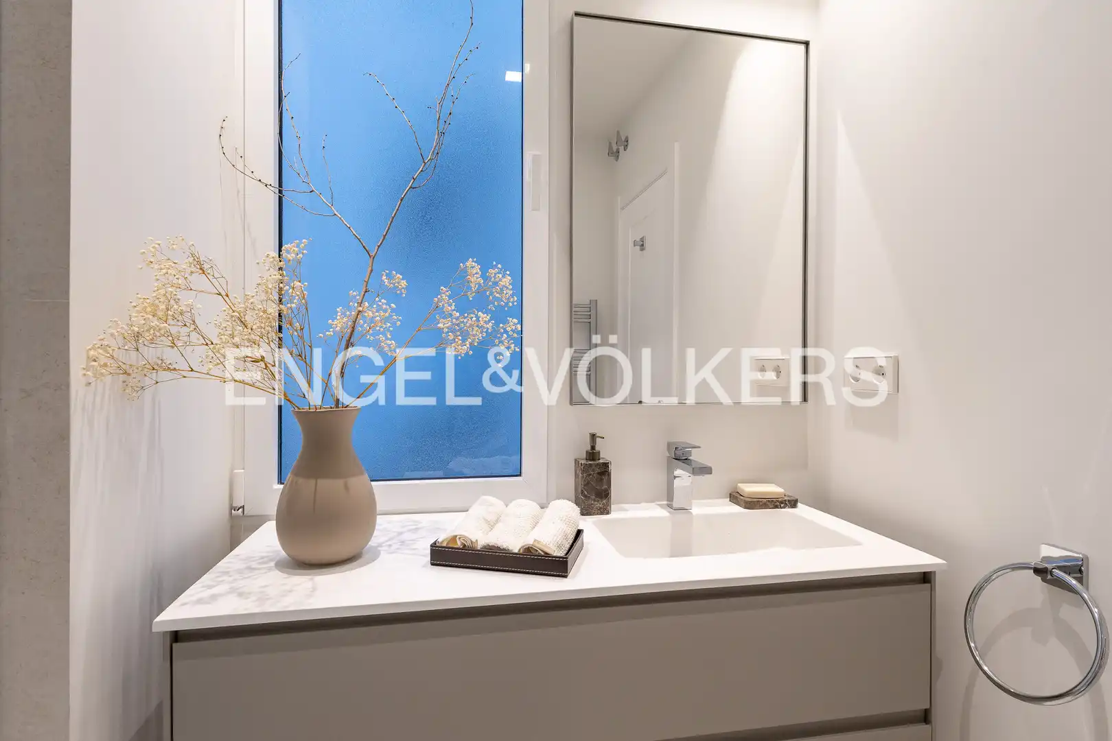Badezimmer von Wohnung zum Verkauf in Madrid mit Klimaanlage und Heizung