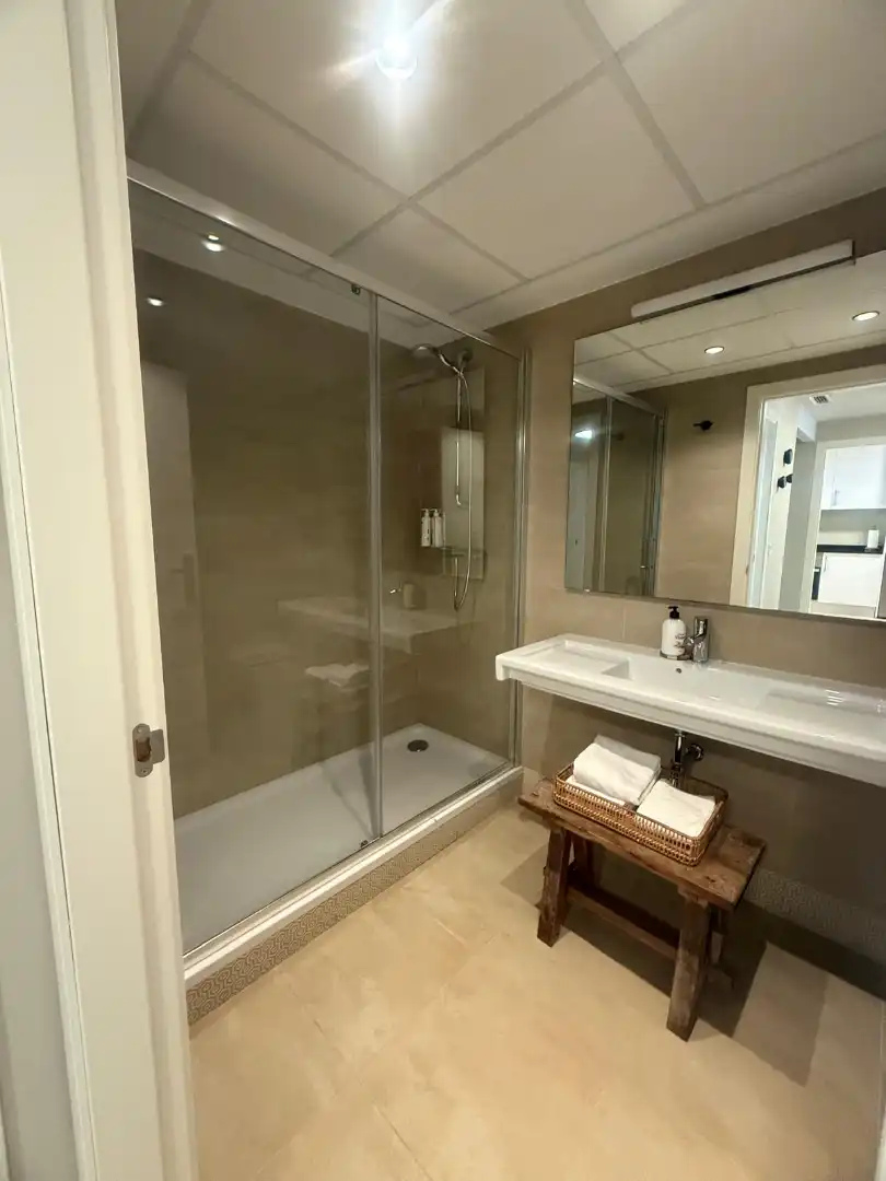 Baño de Piso en venta en Moraira con Aire acondicionado, Calefacción y Jardín privado