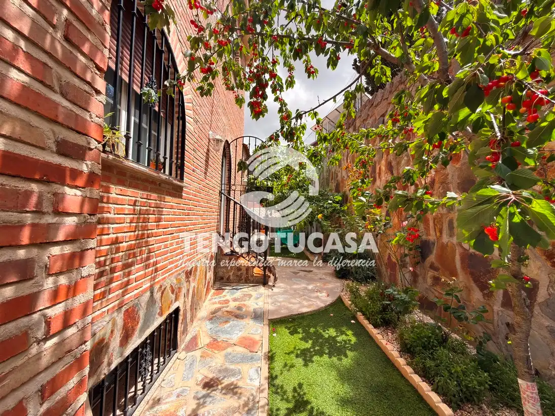 Jardín de Casa o chalet en venta en Bargas con Aire acondicionado, Calefacción y Jardín privado