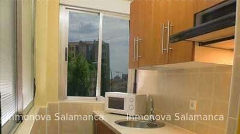 Foto 4 de Apartamento de alquiler en San Bernardo, Salamanca Capital
