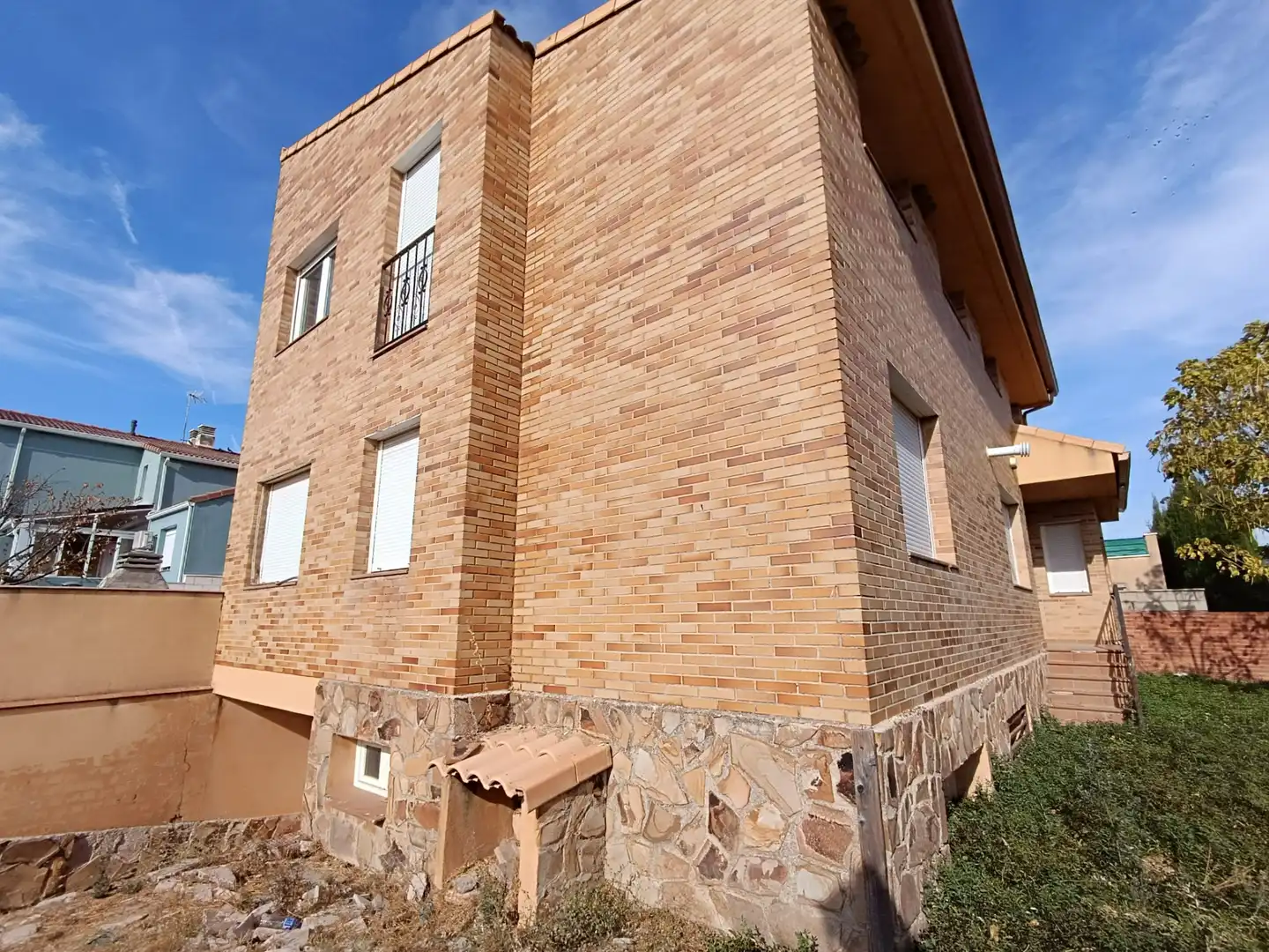 Detached house with garden for sale in Calle los Álamos