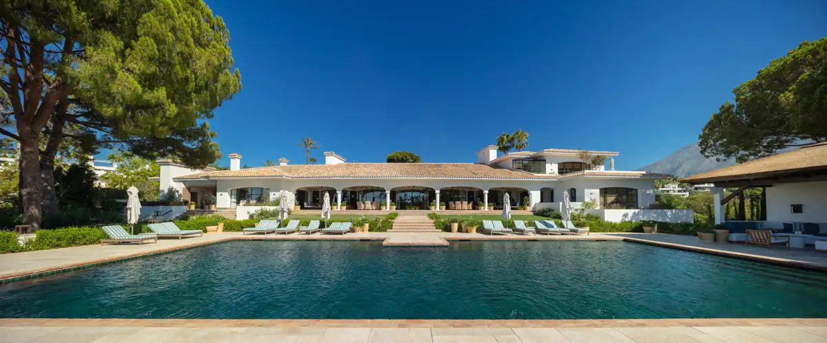 House with pool for sale in Milla de Oro