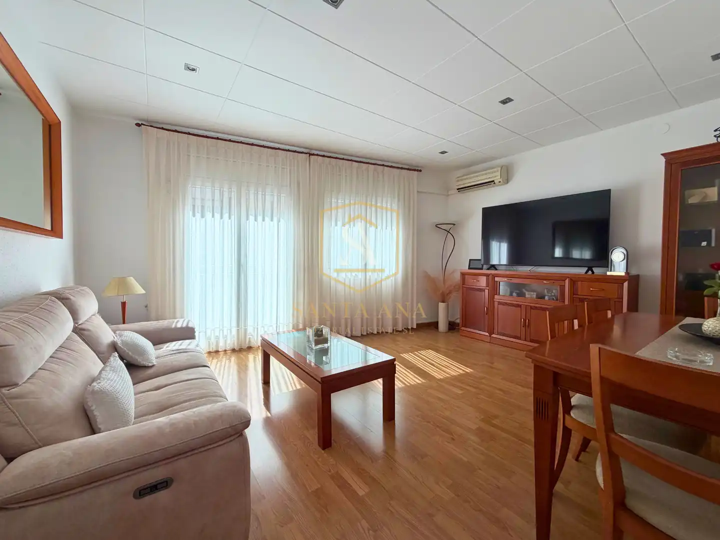 Wohnzimmer von Einfamilien-Reihenhaus zum Verkauf in Badalona mit Klimaanlage, Heizung und Parkett