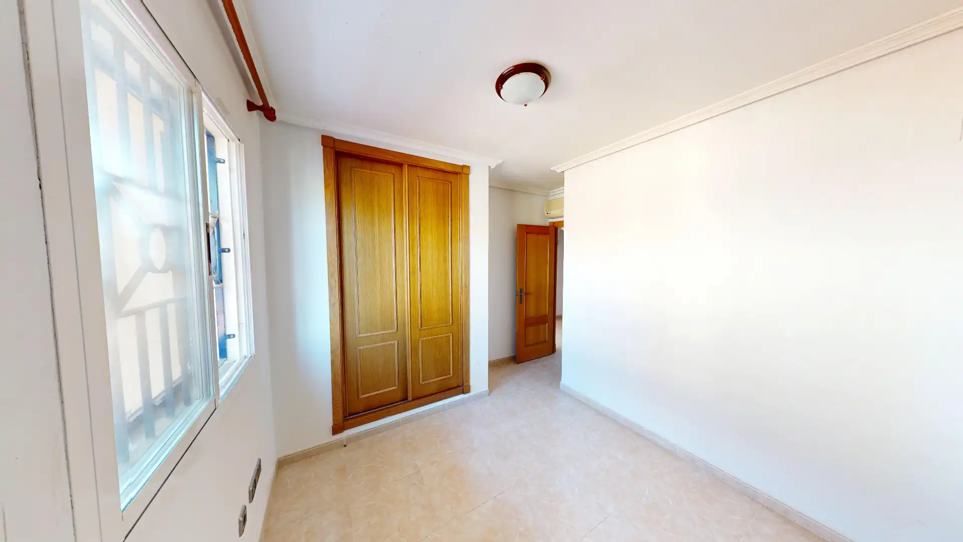Bedroom of Flat for sale in Torrevieja  with Air Conditioner, Terrace and Community pool
