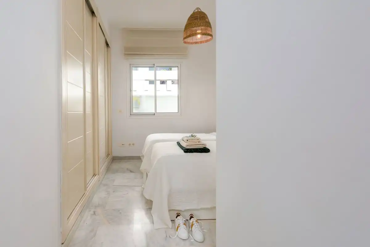 Dormitori de Apartament en venda en Estepona Pueblo