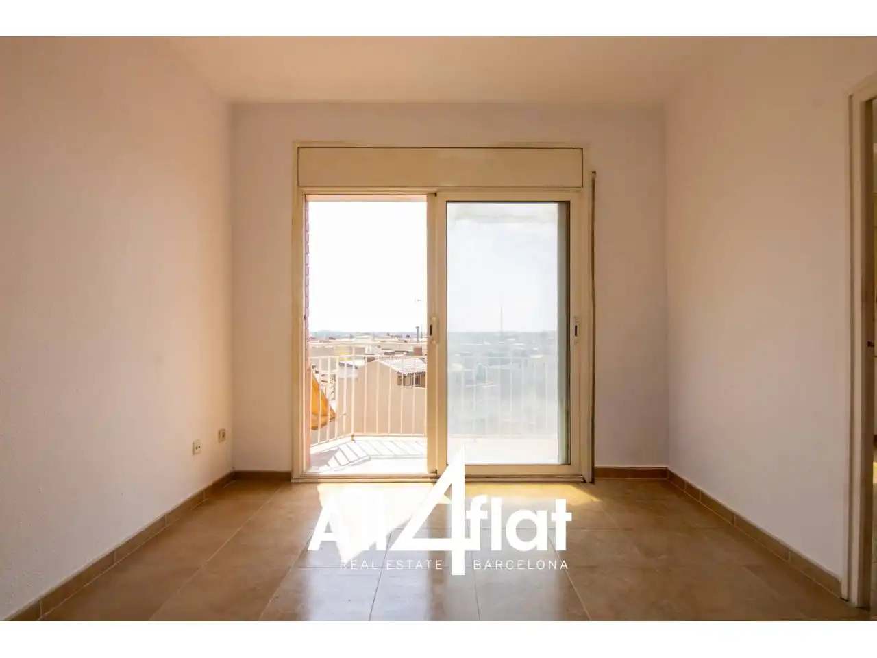 Flat with terrace for sale in Calle Tres de Abril, imagen 6