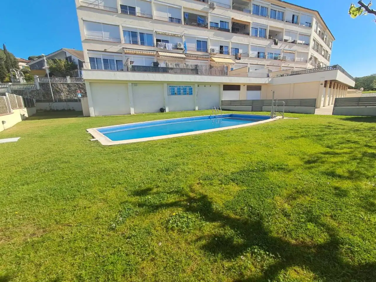 Schwimmbecken von Wohnung zum Verkauf in Tordera mit Klimaanlage, Terrasse und Gemeinschaftspool