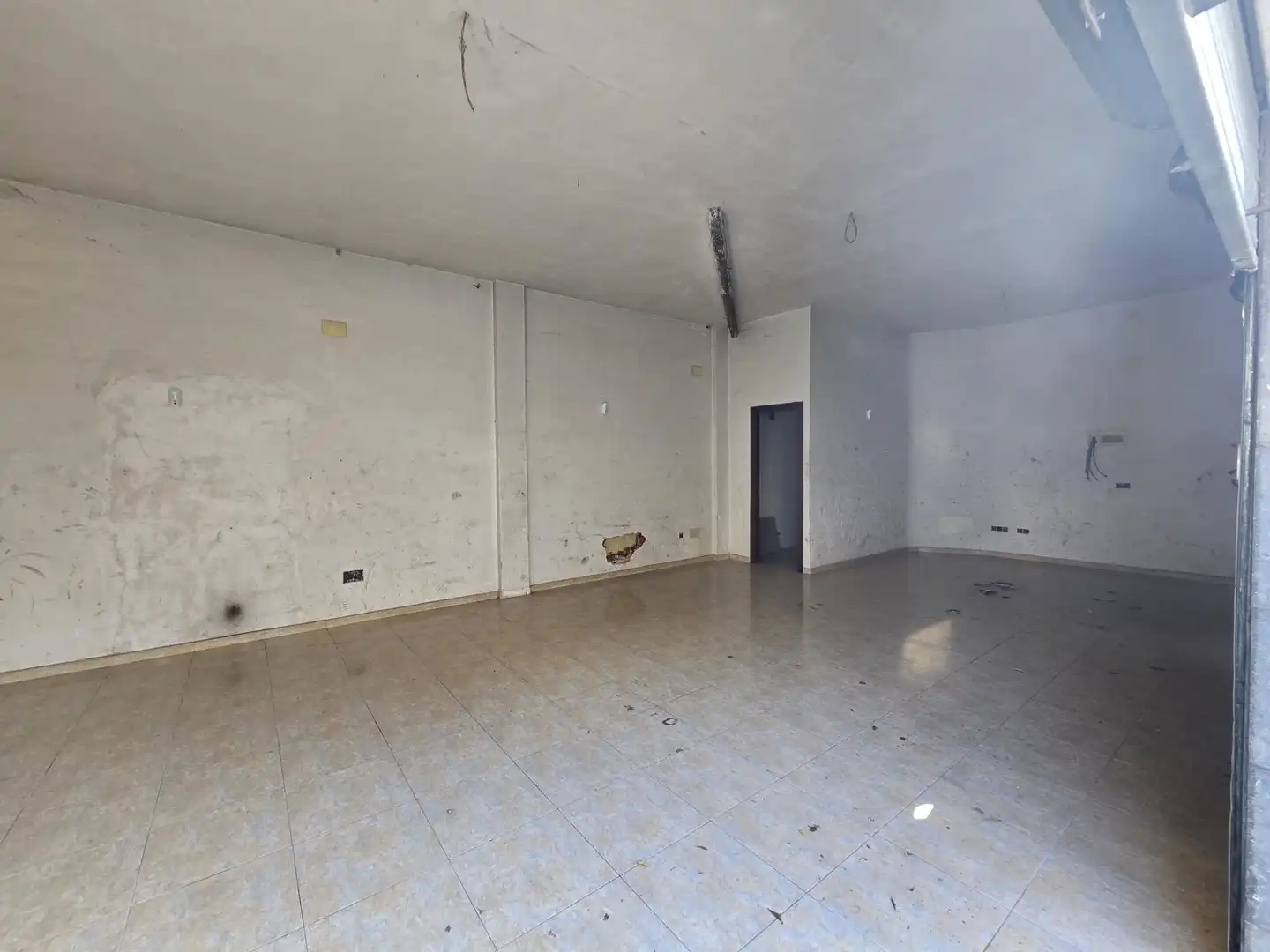 Local en venta en Canovelles