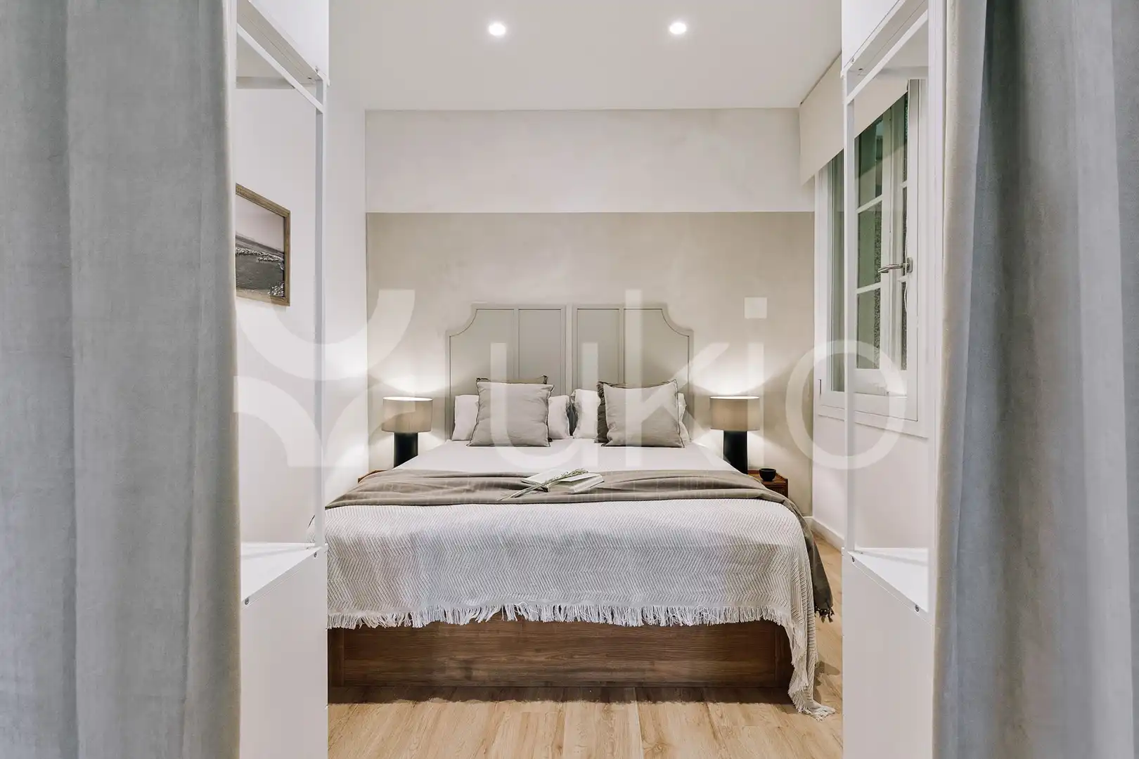 Bedroom of Study for rent in Barcelona  with Air Conditioner, Heating and Furnished