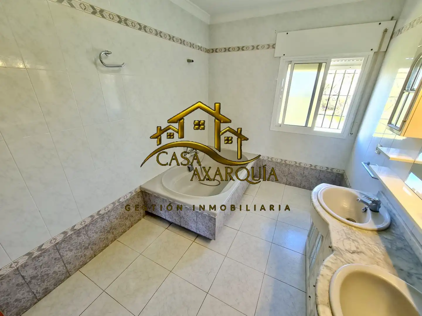 Exterior view of Country homes for sale in Vélez-Málaga  with Air Conditioner, Private garden and Terrace