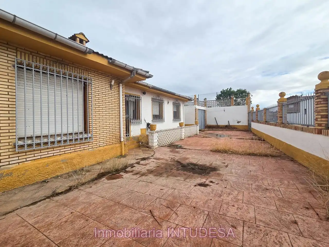 Exterior view of Houses for sale in Milagro, Navarra