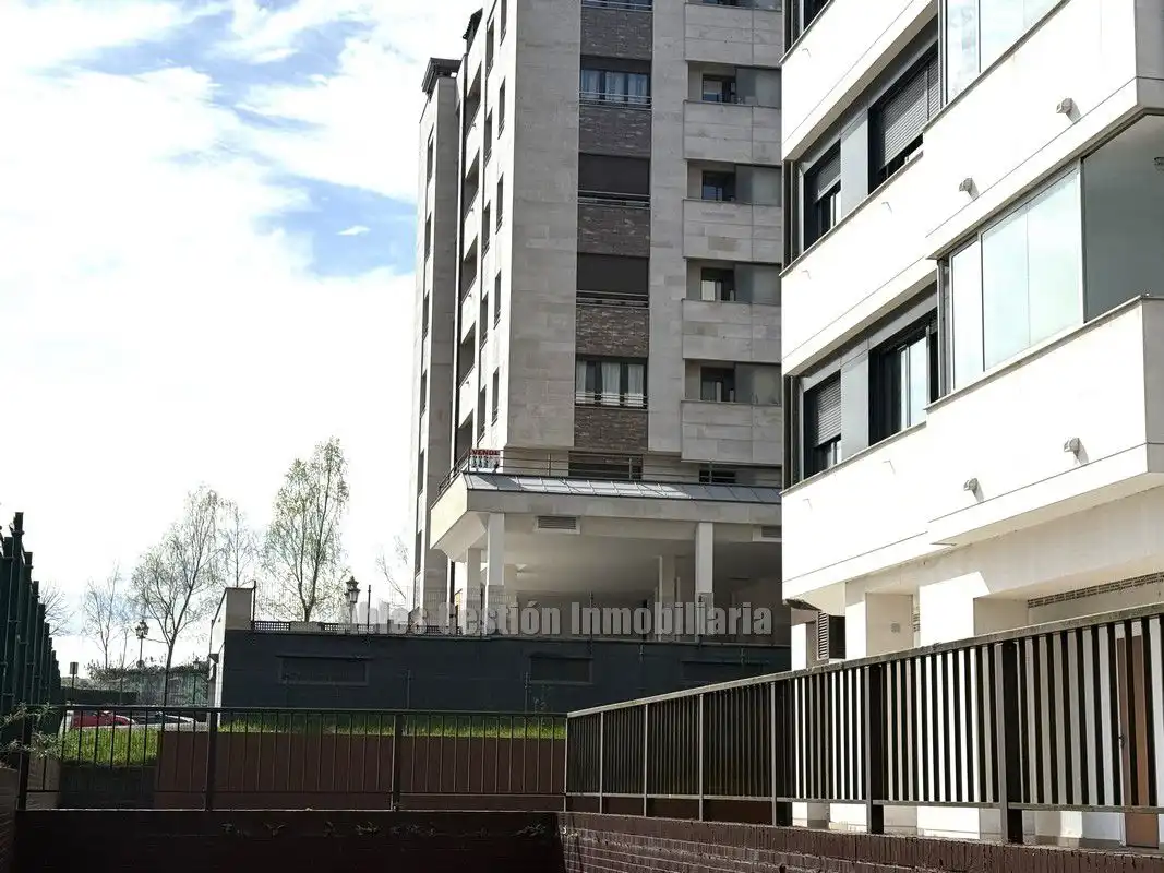 Wohnung zur Miete in Nava, 4, Montecerrao