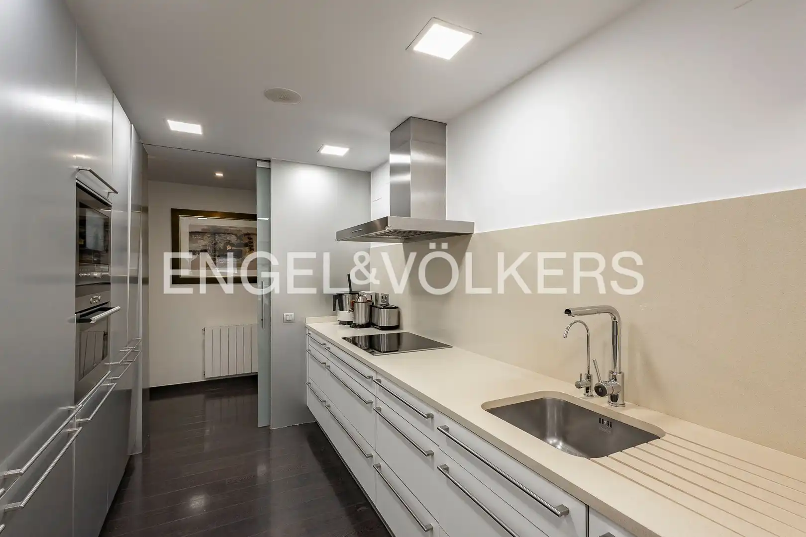 Cuina de Apartament en venda en Esplugues de Llobregat amb Aire condicionat, Calefacció i Jardí privat