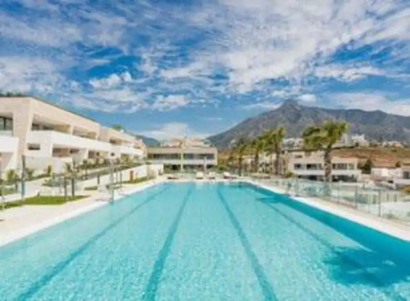 Exterior view of Ground floor for rent in Marbella  with Air Conditioner, Heating and Terrace