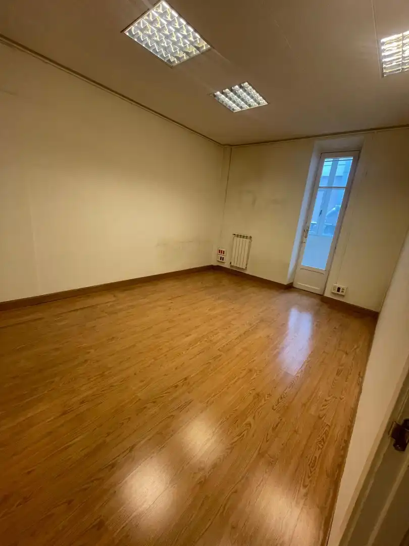 Office space with lift to rent in Calle Calle Miguel Iscar, imagen 17