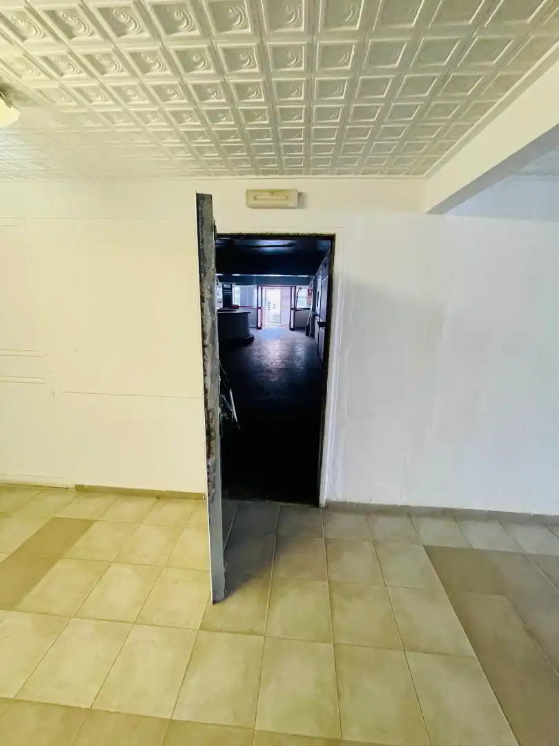 Gewerbefläche zum Verkauf in Carrer d'Elionor Servera, imagen 9