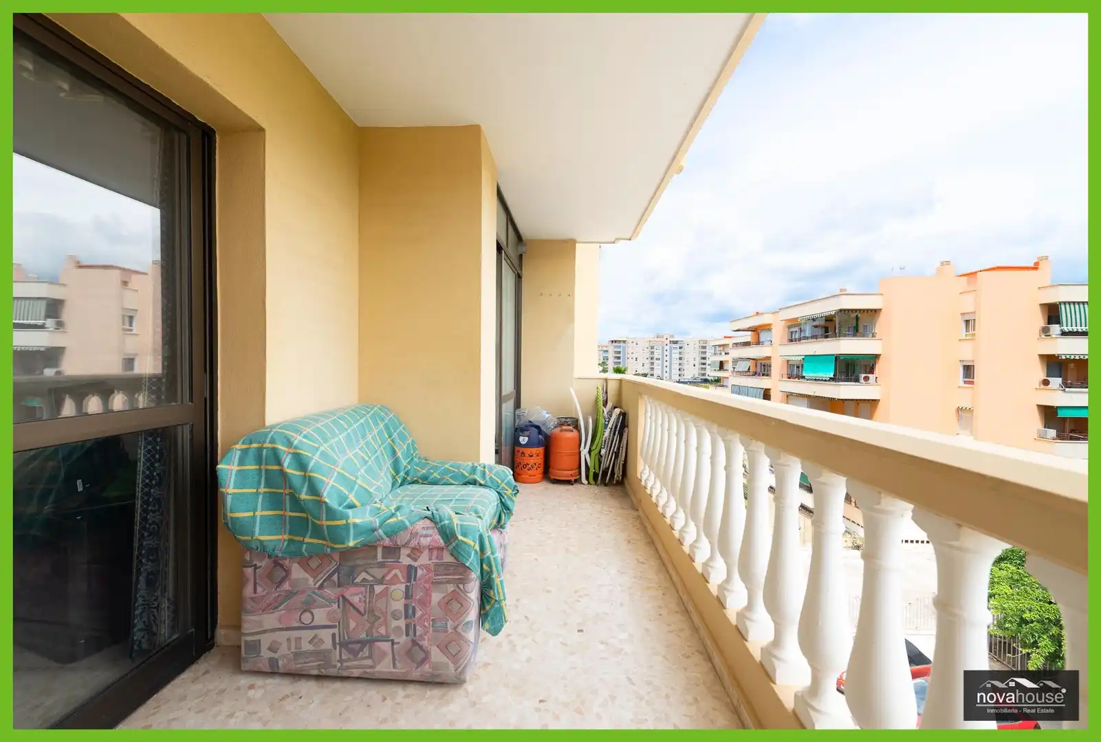 Terrasse von Wohnung zum Verkauf in Rincón de la Victoria mit Terrasse, Abstellraum und Balkon