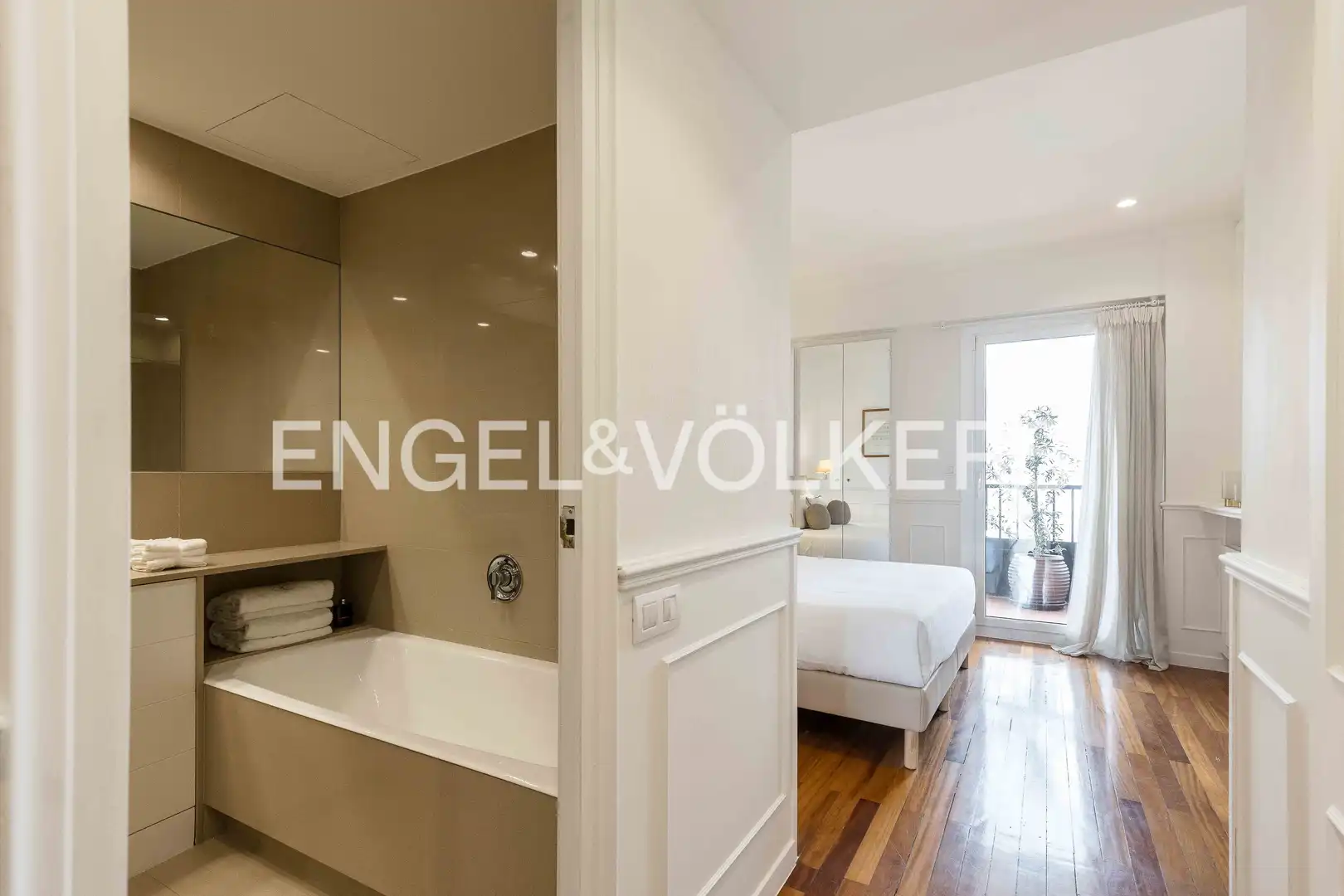 Bedroom of Flat for rent in Barcelona  with Air Conditioner, Heating and Parquet flooring