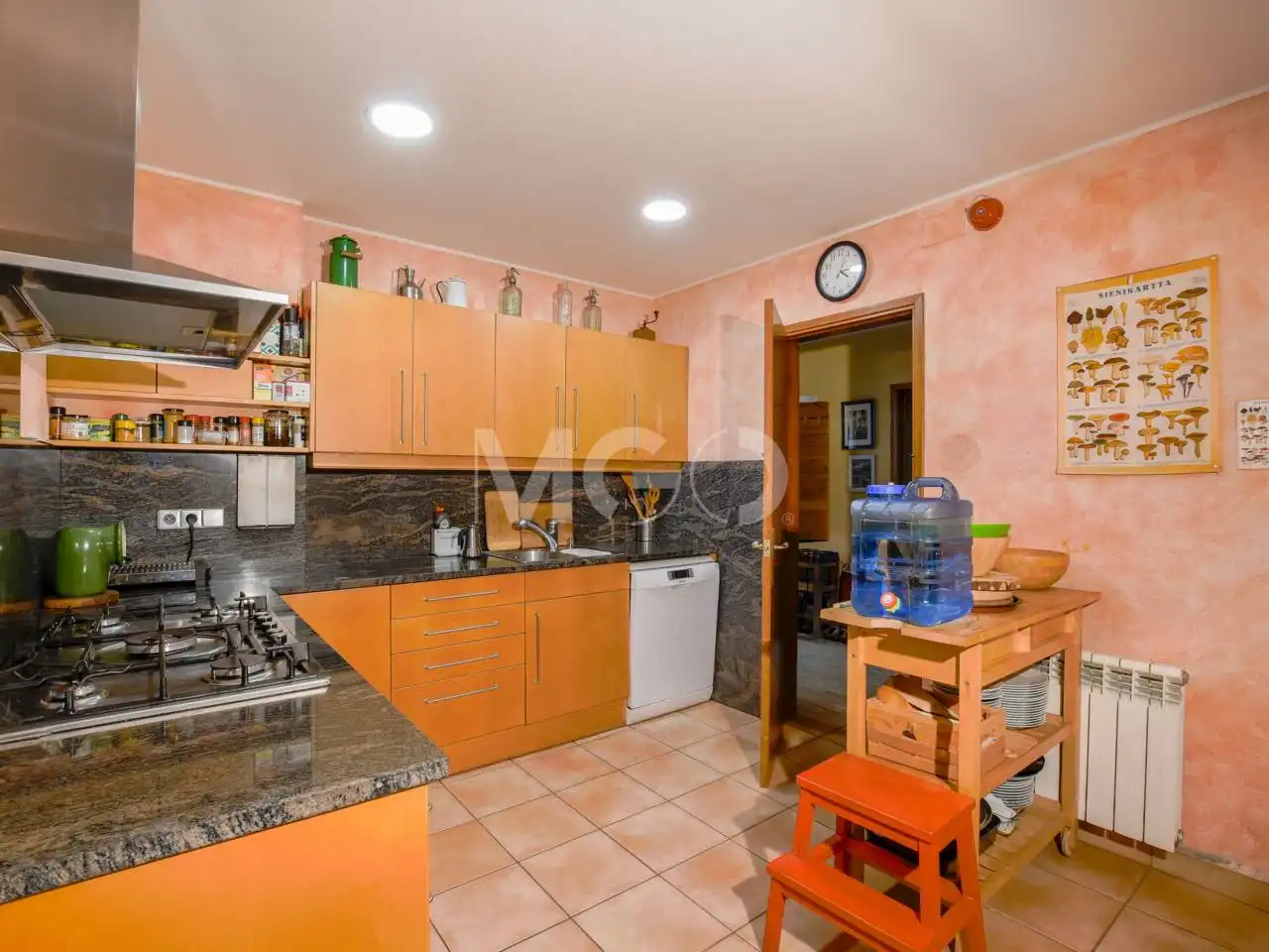 Cuina de Casa o xalet en venda en Tavèrnoles amb Calefacció, Jardí privat i Parquet