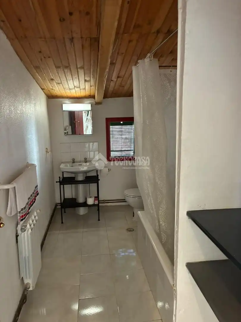 Baño de Casa adosada en venta en Cifuentes, Guadalajara