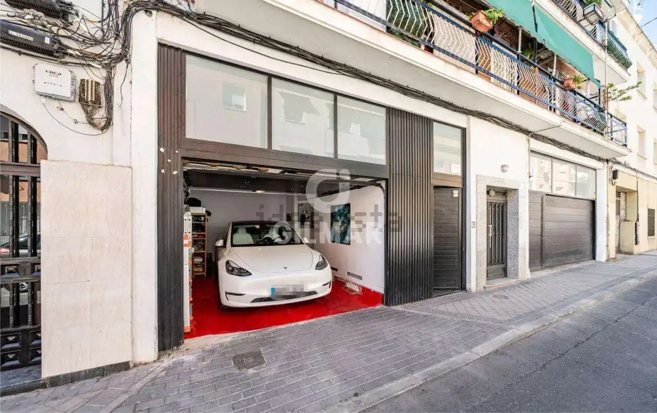 Exterior view of Office for sale in Madrid  with Heating