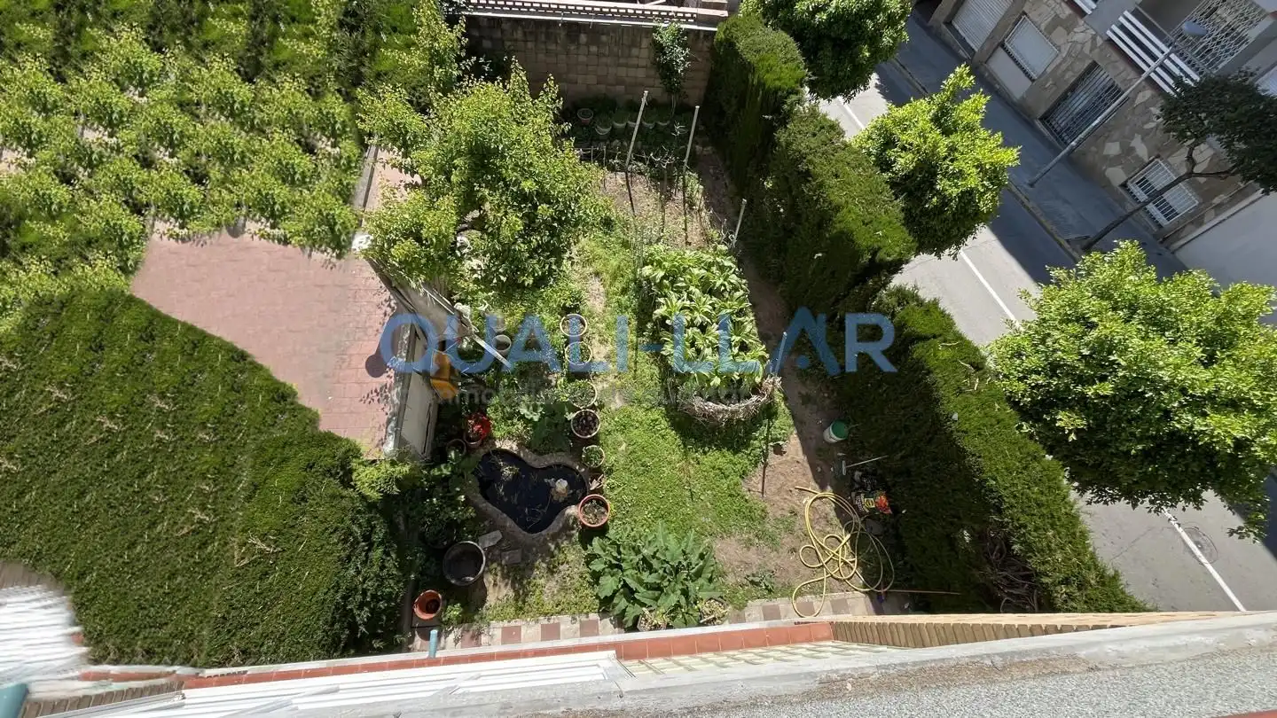 Jardí de Pis en venda en Sant Feliu de Llobregat amb Aire condicionat, Jardí privat i Parquet