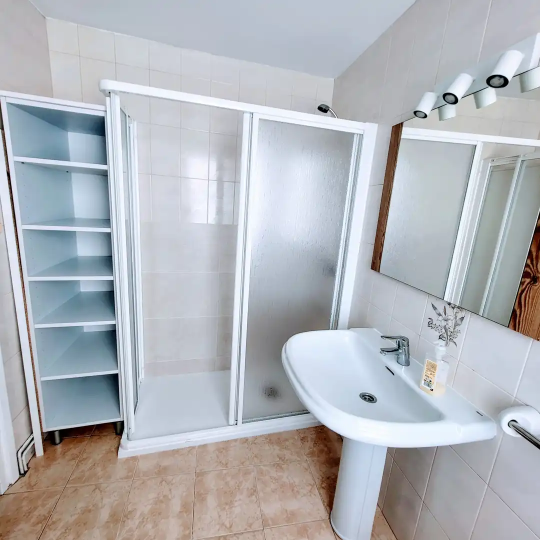 Badezimmer von Wohnung zur Miete in Zaragoza mit Heizung, Möbliert und Ofen