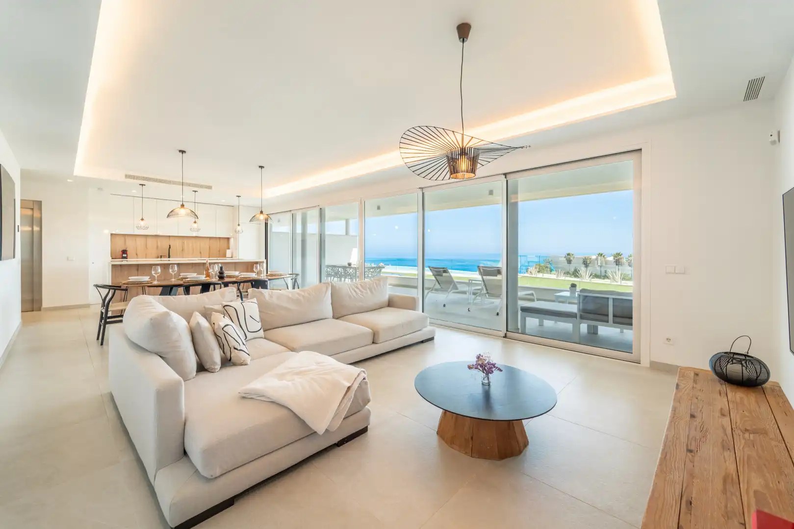 Wohnzimmer von Wohnungen zur Miete in Benalmádena mit Klimaanlage, Terrasse und Schwimmbad