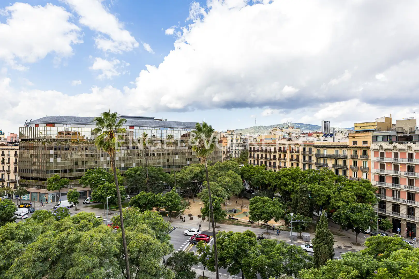 Vista exterior de Ático en venta en Barcelona con Aire acondicionado, Calefacción y Parquet