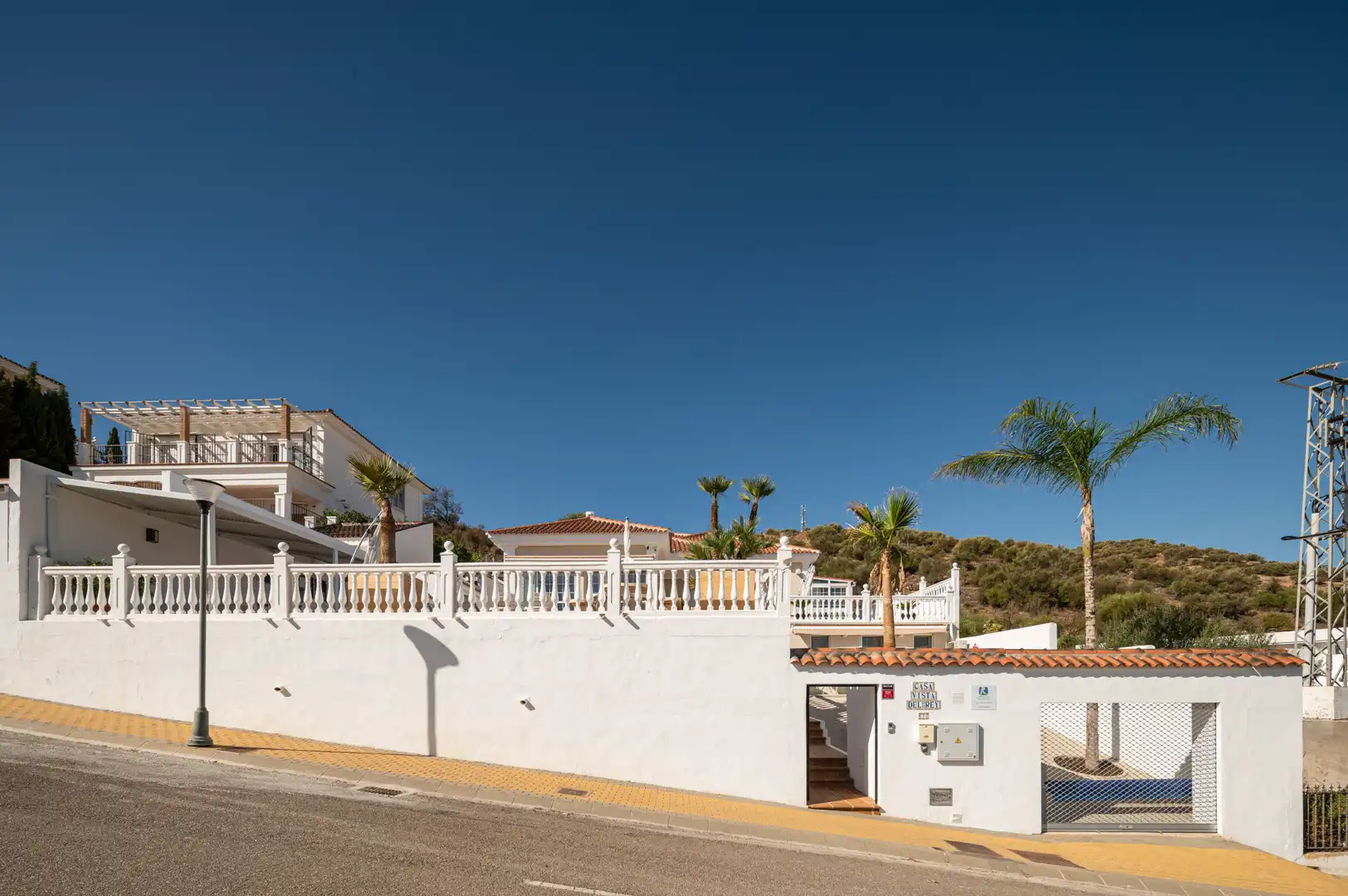 Vista exterior de Casa o chalet en venta en Alhaurín El Grande con Aire acondicionado, Terraza y Piscina