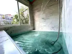 Piscina de Pis en venda en Madrid amb Aire condicionat, Jardí privat i Parquet