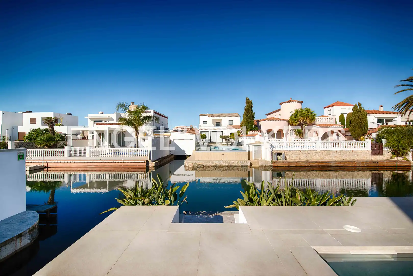Exterior view of Detached homes for sale in Empuriabrava  with Terrace and Swimming Pool
